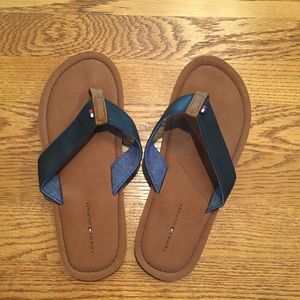 🔹2/$9🔹TOMMY HILFIGER Boys Flip Flops size 4/5